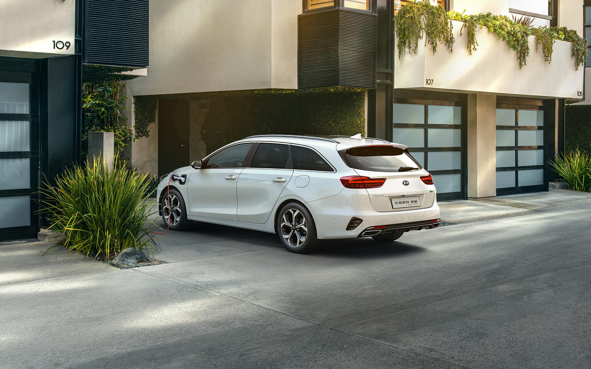 Den Kia Ceed Sportswagon Plug In Hybrid Entdecken Kia Motors Deutschland Kia Autohaus Dinnebier Gmbh Berlin Marzahn